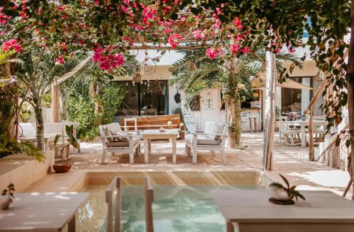 LunArena Barefoot Hotel in El Cuyo, Mexico