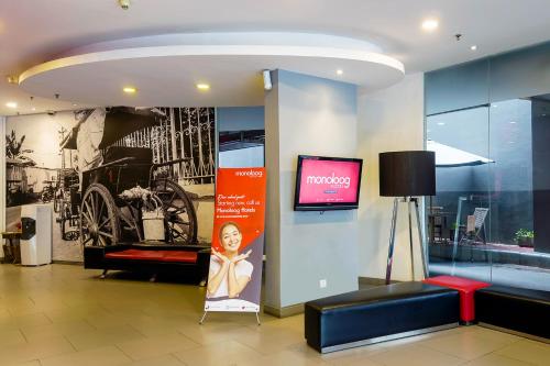 Monoloog Hotel Surabaya - 로비