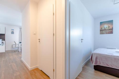 Apartment image 8