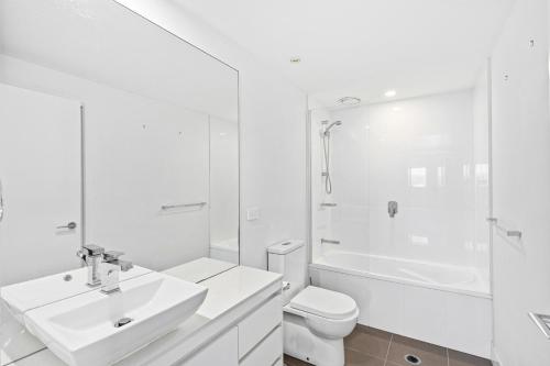 476517485 Harbour Quays Apartments