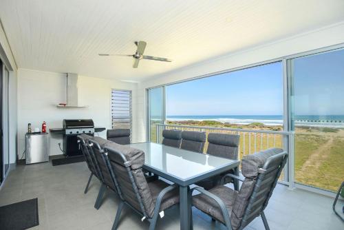 Executive Accommodation Absolute Beach Front