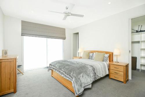 Executive Accommodation Absolute Beach Front