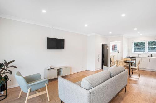 Prime Location 2 Bed Renovated in Royston Park - Broadview