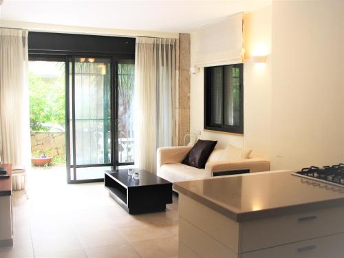 Beautiful & quiet garden apartment