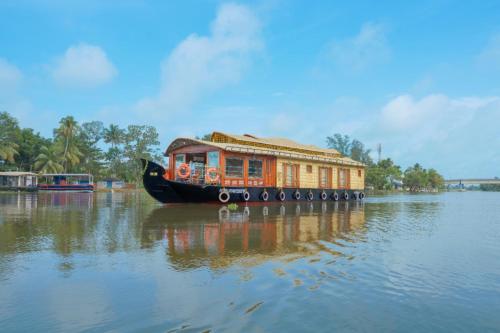 Angel Blue Houseboat Alapuzha