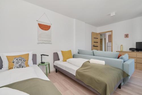 City Center Mirrors Apartment with Parking by Noclegi Renters, Wrocław (photo 6)
