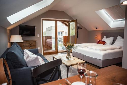 Allgäuer Genusshotel und Historischer Dorfgasthof Hirsch Allgäuer Genusshotel und Historischer Dorfgasthof Hirsch