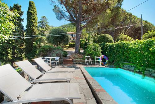 Villa with Garden View
