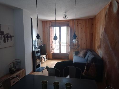 Koplietošanas atpūtas telpa ar TV, Apartamento Albareda in Aisa