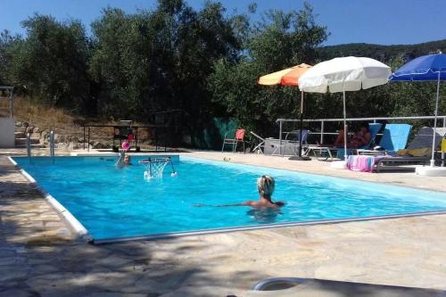 Holiday Home Matthäus am Corfutrail, Ferienoase im Olivenhain 3 km zum Meer in Giannádes