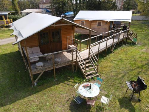 1 double bed, 3 twin beds