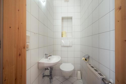Three-Bedroom Apartment with Balcony image 10