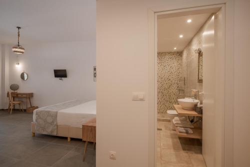 Levantes Hotel - image 11