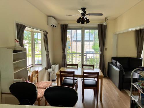 Two-Bedroom Chalet image 4