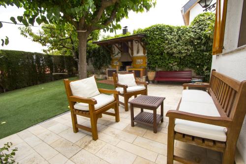 Catalunya Casas Private paradise - hop, skip or jump to Barcelona!