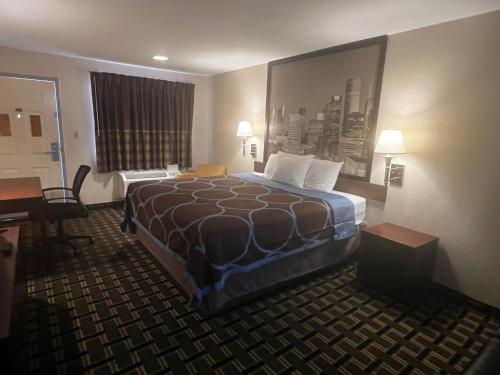 Super 8 by Wyndham Baytown I-10 in Baytown, USA