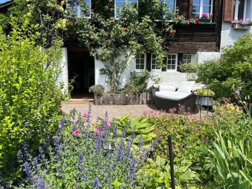 Charming alps apartment perfect for walk/cycle/ski in Eschenbach, Schweiz
