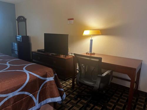 Super 8 by Wyndham Baytown I-10 in Baytown, USA