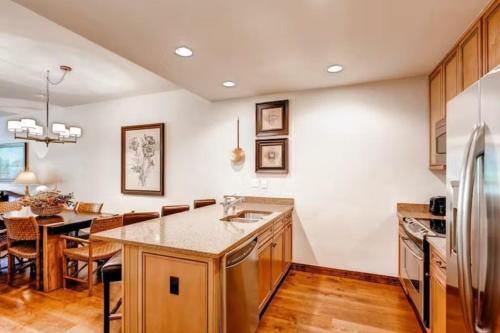 Exterior view, Breckenridge Bluesky 2 Bedroom Ski In, Ski Out Condo in Four O'Clock
