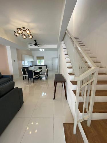 Beringin House