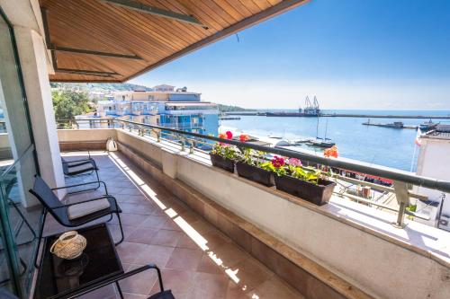 Marina City Apartment