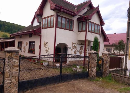 Casa Simerea, Mălini