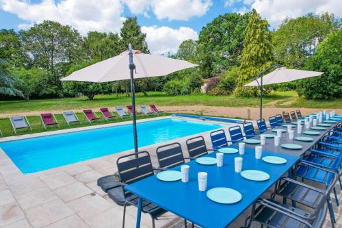 Crazy Villa Chalonie 28 - Heated pool - Soccer - Basket - 2h Paris - 30p in Happonvilliers