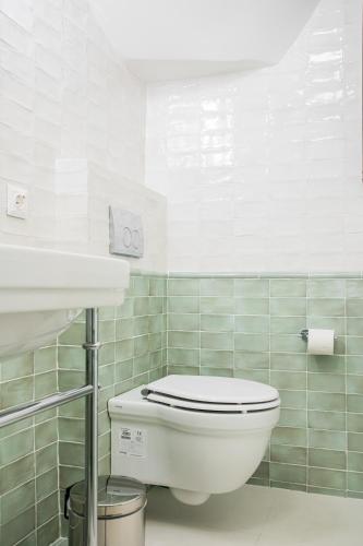 Chic & central Athenian apartment! EV4 - image 14