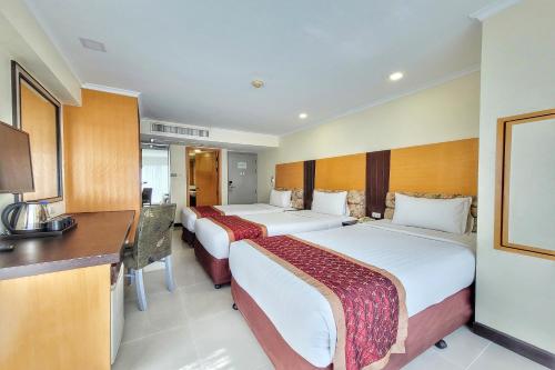 Superior Triple Room image 10