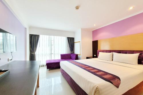 room detail thumbnail 0
