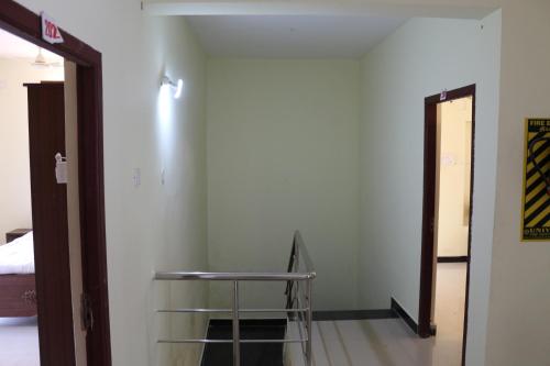 Shree SaiRenu near maruthamalai and bharathiyar univ and on the way to Adiyogi Isha Yoga centre in วดาวัลลี