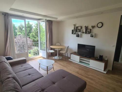 Sunny and renovated flat in secure residence - Location saisonnière - La Garenne-Colombes