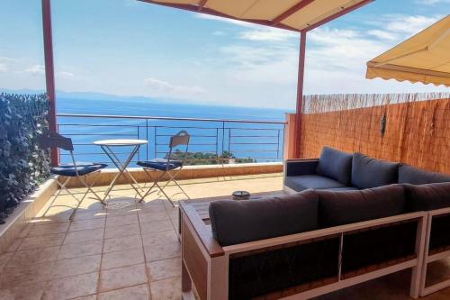 Simply Meraki Gytheian apt with Panoramic Sea View