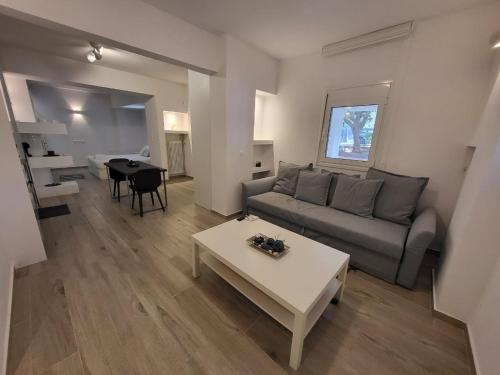 Apartment Near The Center Of Glyfada, Athens