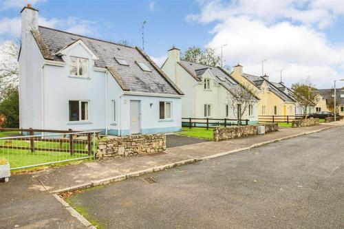 Leitrim Quay - Riverside Cottage 1