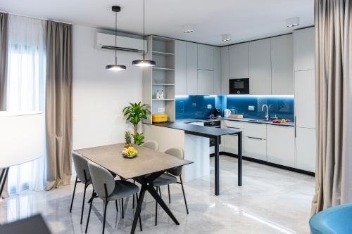 Luxury Apartments Mazza - Veronica - Tap to explore photos