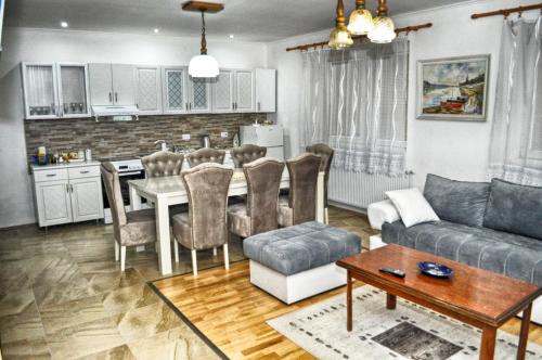 . Zlatna Vila