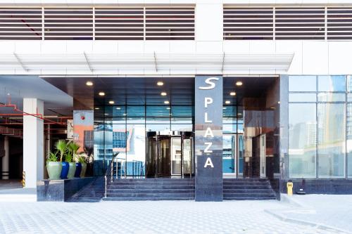 S Plaza Suites Hotel