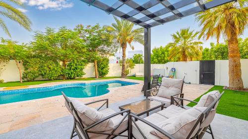 4+1 Bedroom Meadows Villa with pvt pool and garden