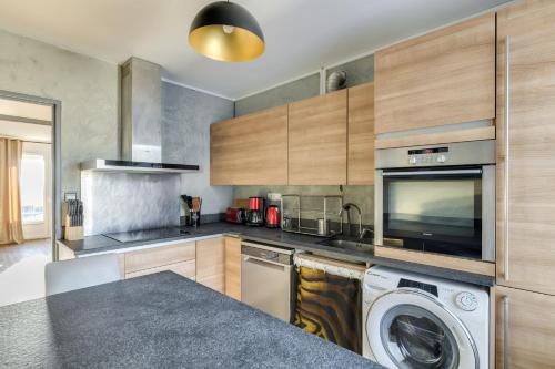 Facilities, T4 82m2 - Ideal location moyenne duree, 3 chambres, parking, coucher de soleil in Les Cevennes