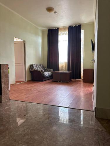 2 bedrooms, 4 beds