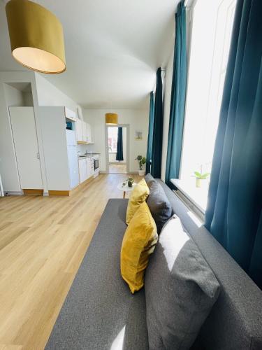 aday - Green Light Apartment Suite in the center of Hjorring