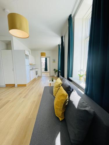 aday - Green Light Apartment Suite in the center of Hjorring