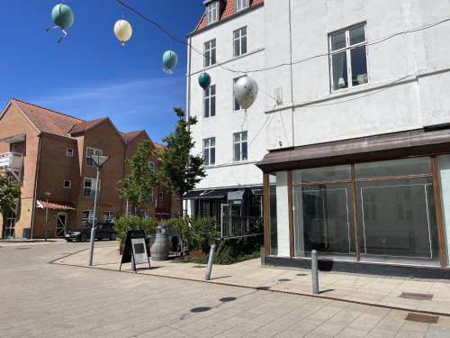 A szálláshely kívülről, aday - Green Light Apartment Suite in the center of Hjorring in Hjorring