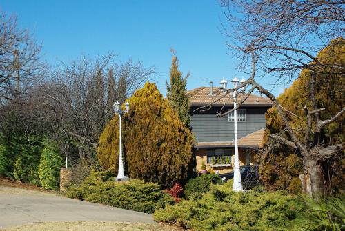 White Lanterns Motel