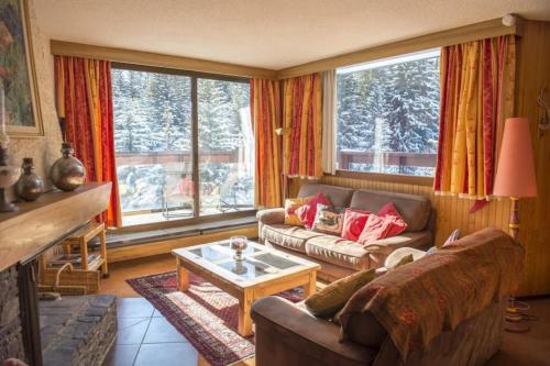 Luxury apartment near the slopes in Courchevel - Apartment