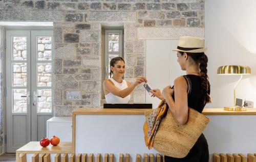 Trapela Luxury Suites - image 10