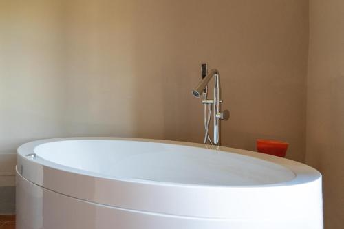 Book the Suite Tower with Jacuzzi Suite Tower with Jacuzzi