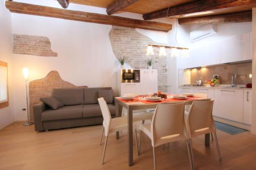 City Apartments Rialto Market - image 7