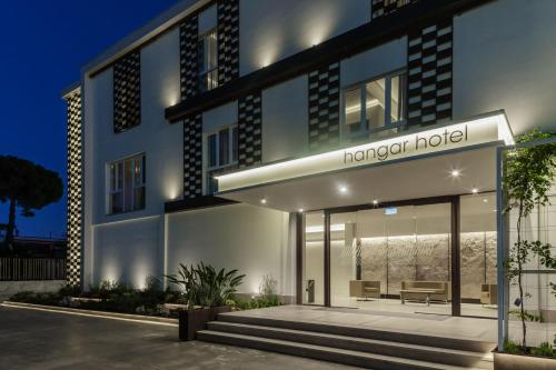 . Hangar Hotel